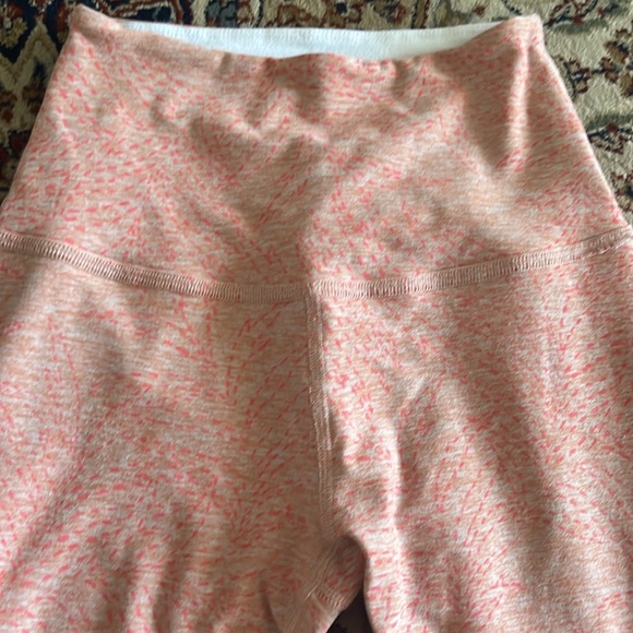 Beyond Yoga S high waisted capri leggings - Picture 2 of 3